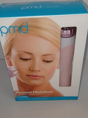 PMD Personal Microderm Classic Exfoliator in Pink and White